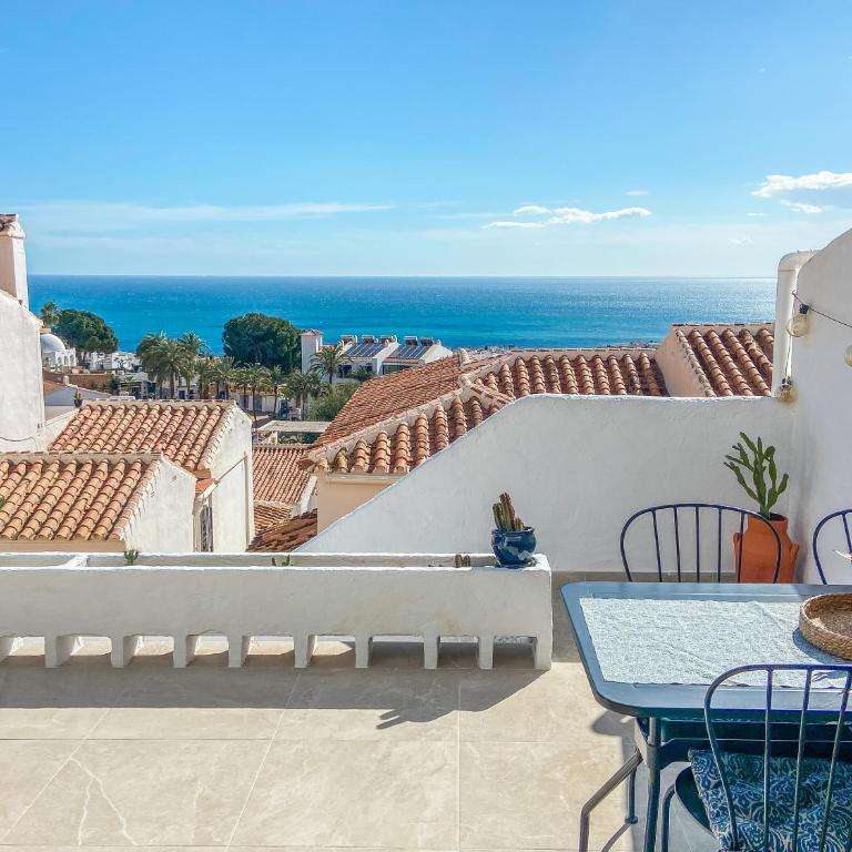 Newly renovated apartment in Nerja with huge pool - Apartamento de 2 dormitorios - 1
