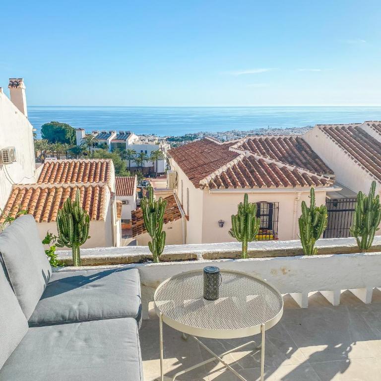 Newly renovated apartment in Nerja with huge pool - Apartamento de 2 dormitorios - 3