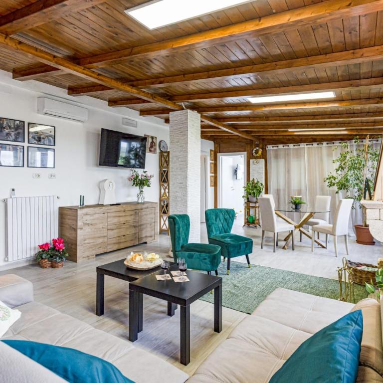 Villa Ardith by Villa Plus - Villa - 3
