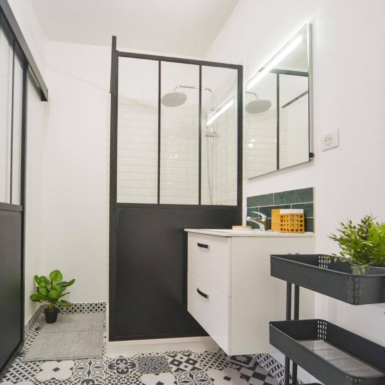 Le Clocher - Quai De La Loire - Netflix - One-Bedroom Apartment - 10