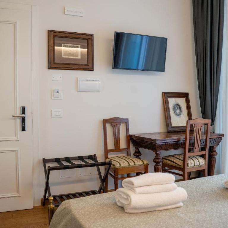 Residenza degli Speziali - Double Room with Balcony - 10