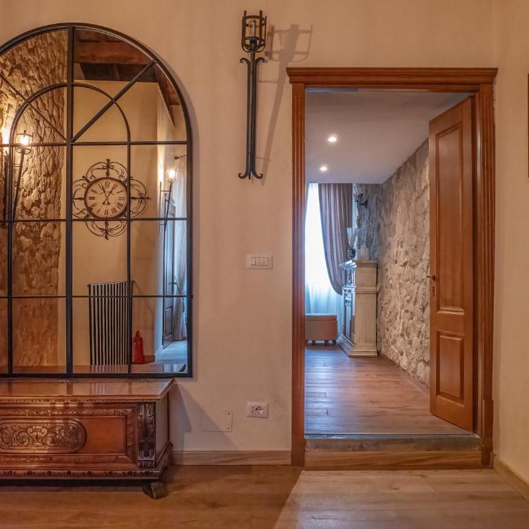 Suite Contessa Isabella - Appartamento con 1 Camera da Letto - 3