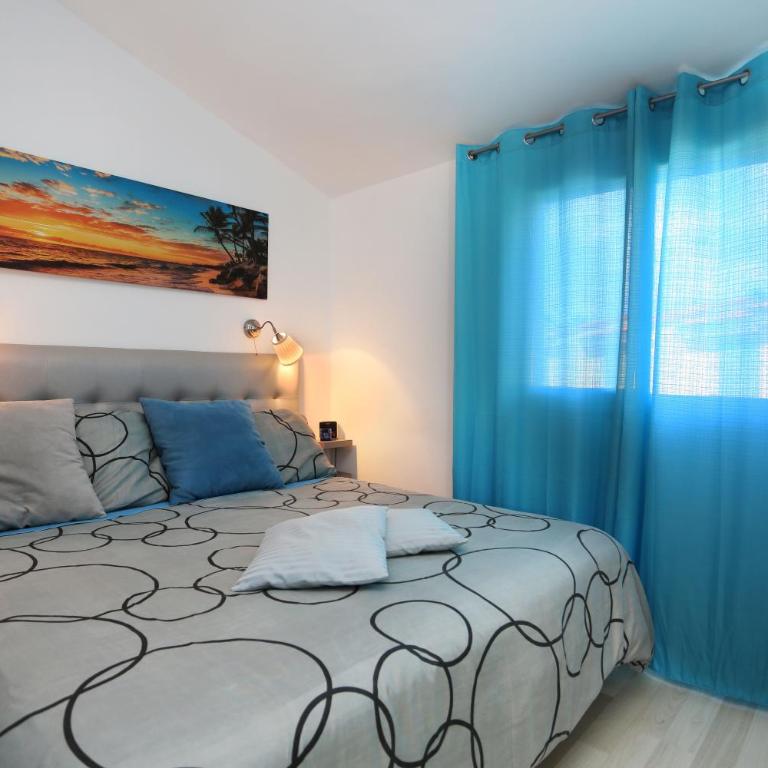 GARDEN HOUSE - Two-Bedroom Bungalow - 4