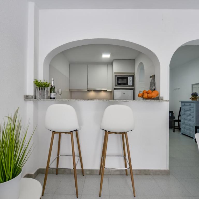 AT354 Eurosol III - Apartment with Balcony - 12