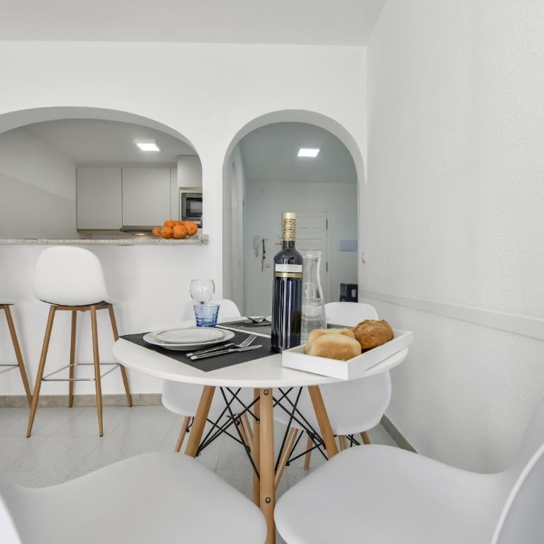 AT354 Eurosol III - Apartment with Balcony - 8
