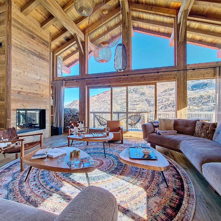 Chalet Haut de Gamme avec Spa et Salle de Cinéma, au Pied des Pistes des 3 Vallées - FR-1-344-1208 - Chalet - 1