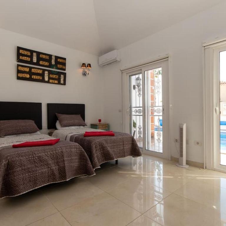 Villa Maya Beautiful 4 Bedroom Villa - Villa - 23