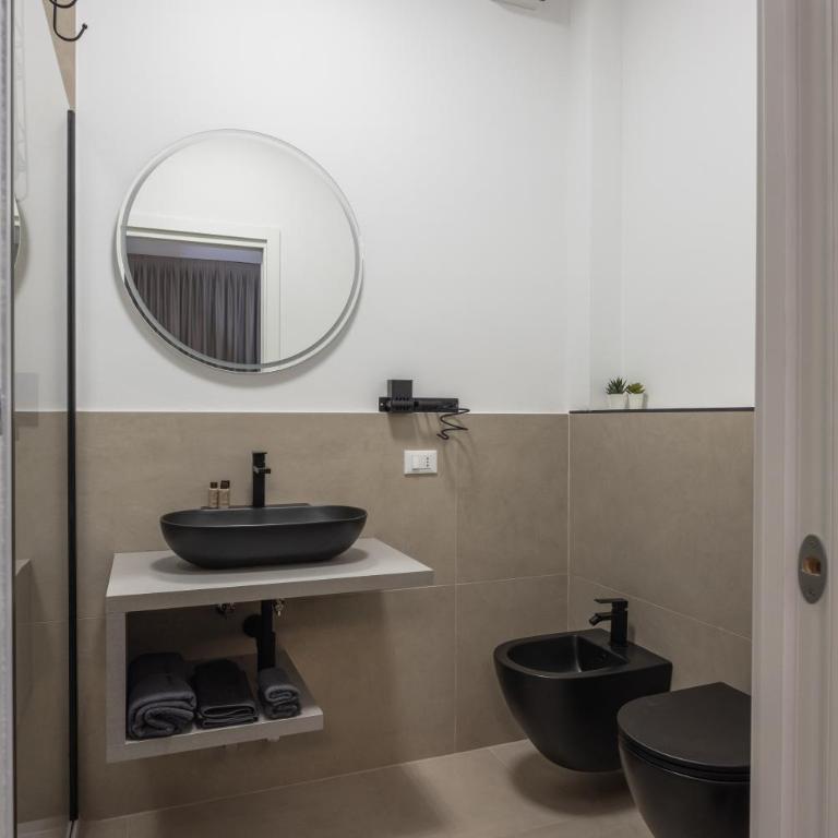 Luxury Station Suite - Superior King Room - 8