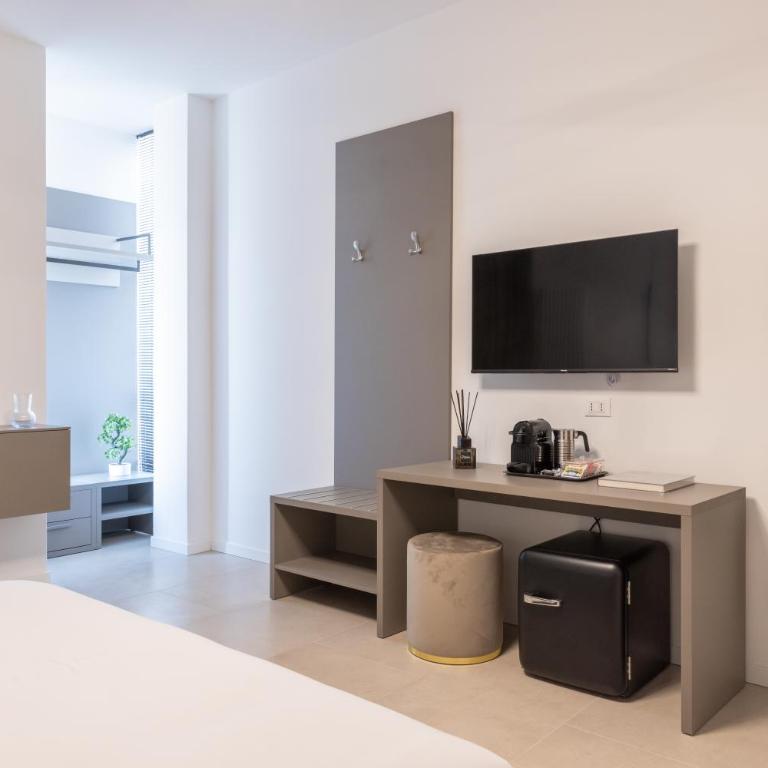 Luxury Station Suite - Superior King Room - 9