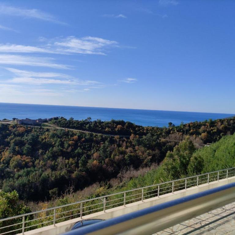 Hillside Apartment with Infinity Pool and Sea View - Apartman s 1 Spavaćom Sobom, Balkonom i Pogledom na More - 26