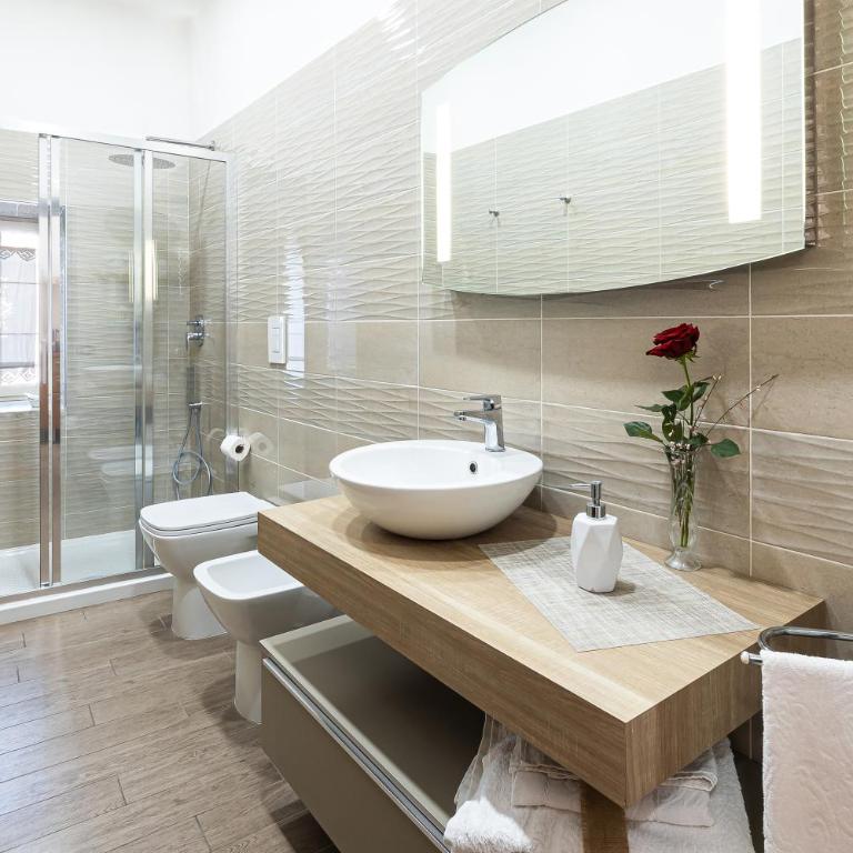 B&B VESUVIAN STONE - Camera Matrimoniale con Balcone (3 Adulti) - 9