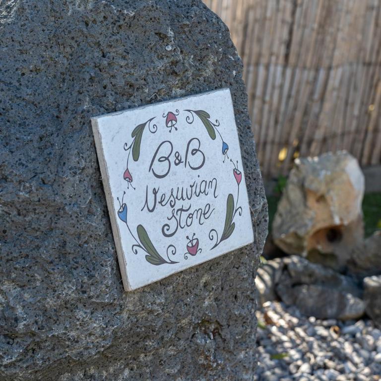 B&B VESUVIAN STONE - Camera Matrimoniale con Balcone (3 Adulti) - 22