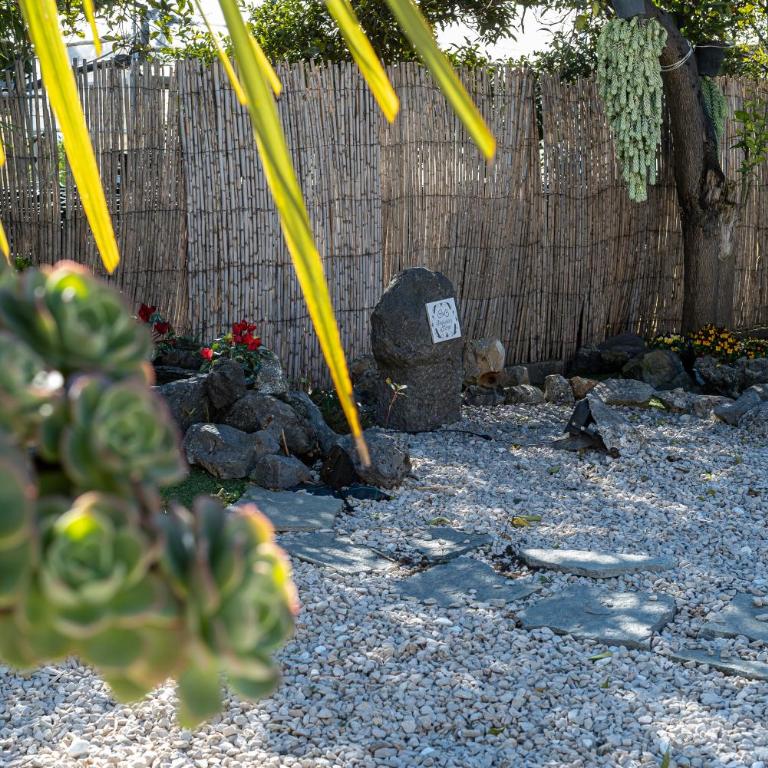 B&B VESUVIAN STONE - Camera Matrimoniale con Balcone (3 Adulti) - 23