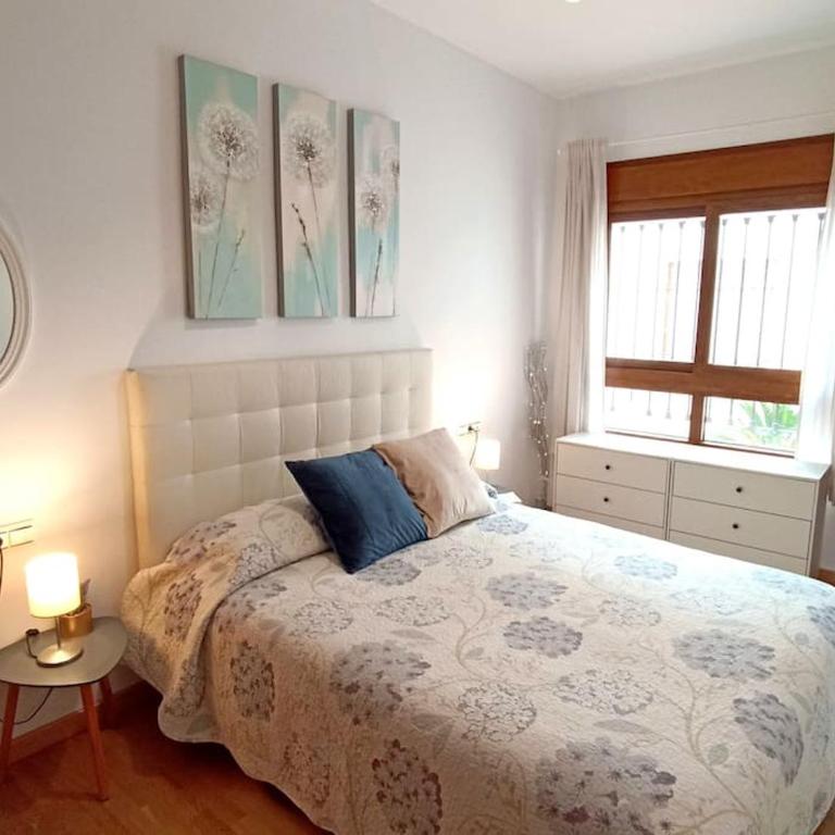 Piscina, patio privado y aparcamiento - Apartamento de 2 dormitorios - 23