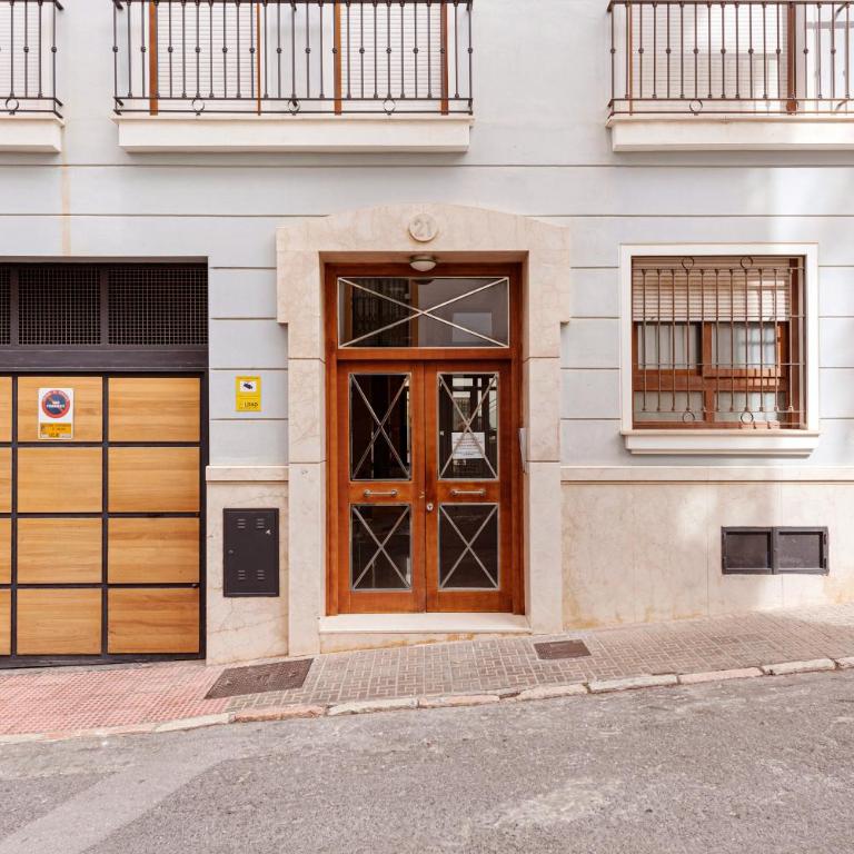 Piscina, patio privado y aparcamiento - Apartamento de 2 dormitorios - 26