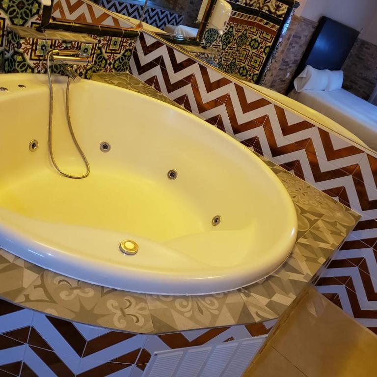 Hostal Avenida Andalucia - Solo Adultos - Suite Junior - 2