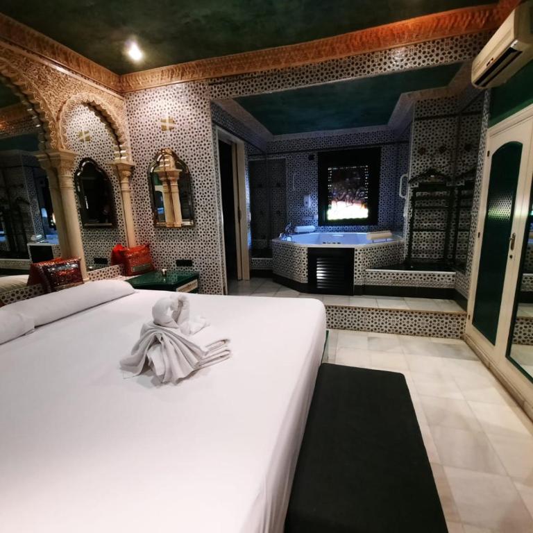 Hostal Avenida Andalucia - Solo Adultos - Suite con bañera de hidromasaje - Cama extragrande - 7