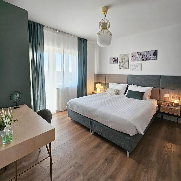 B&B Domus Teano Luxury Rooms - Camera Matrimoniale Deluxe con Balcone - 3