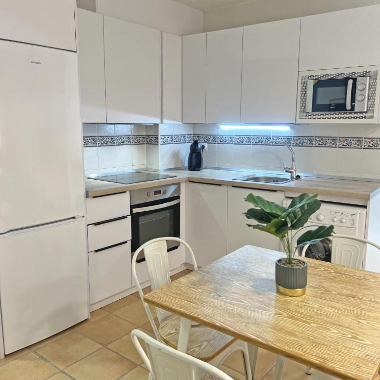 Puro Centro. 500m del mar. A/C - Two-Bedroom Apartment - 12