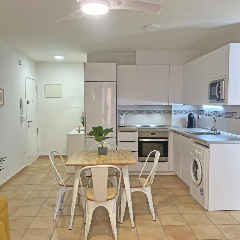Puro Centro. 500m del mar. A/C - Two-Bedroom Apartment - 15