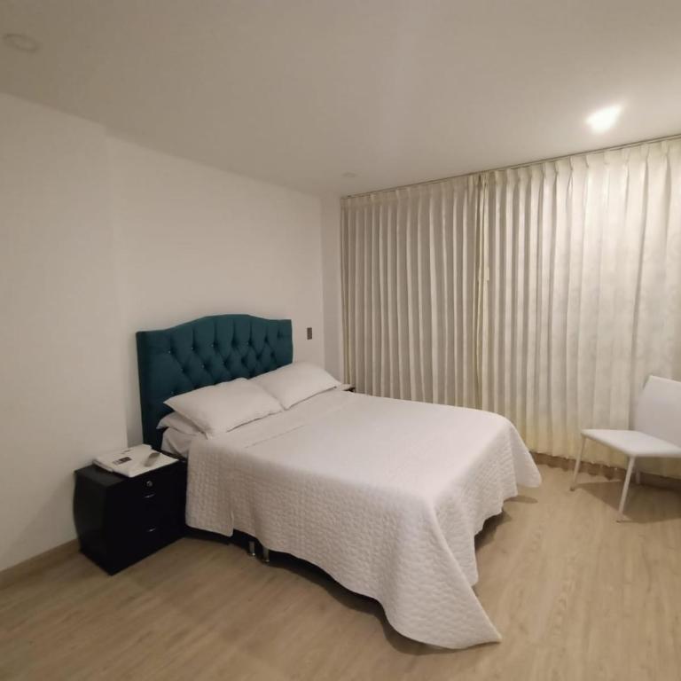 Hospedaje Tunja - Habitación Doble con baño privado - 9
