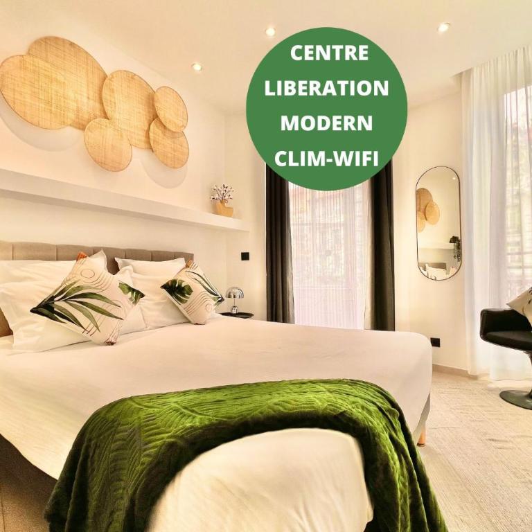 LIBERATION CENTER - PRIVATE Balcony - 24&7 RECEPTION - LUGGAGE STORAGE - Appartement avec Balcon - 1