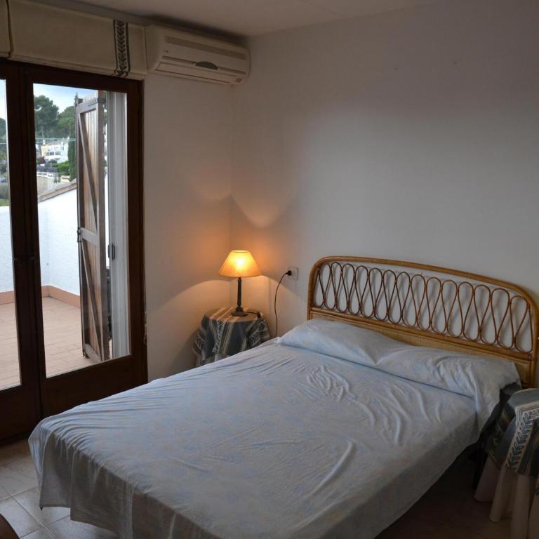 Casa familiar tranquila con piscina, jardín privado, barbacoa y vista al castillo y montañas - ES-323-14 - Vacation Home - 6