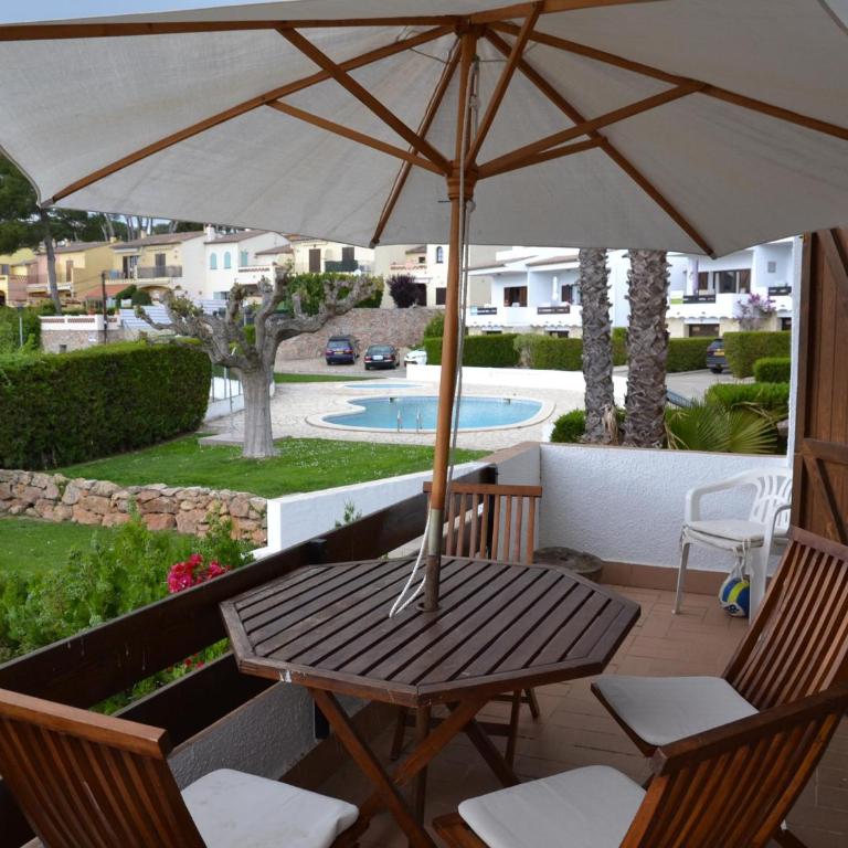Casa familiar tranquila con piscina, jardín privado, barbacoa y vista al castillo y montañas - ES-323-14 - Vacation Home - 16