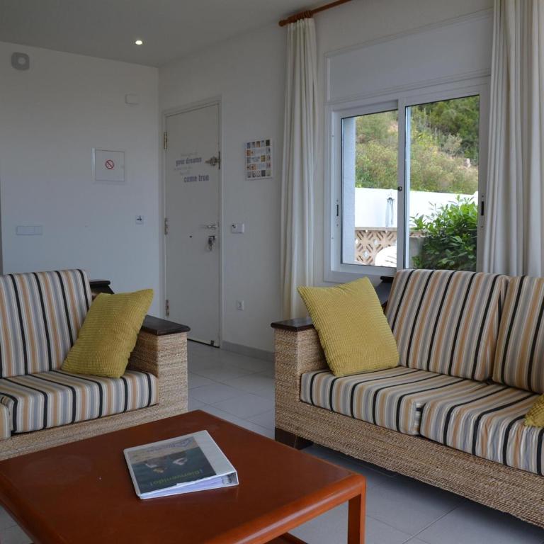 Apartamento de 2 habitaciones en L'Estartit con piscina y aire acondicionado - ES-323-13 - Apartment - 9
