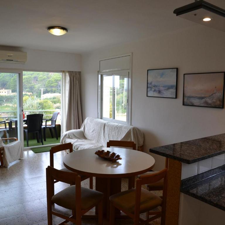 Apartamento soleado con piscina cerca de la playa y del centro en L'Estartit - ES-323-18 - Apartment - 4