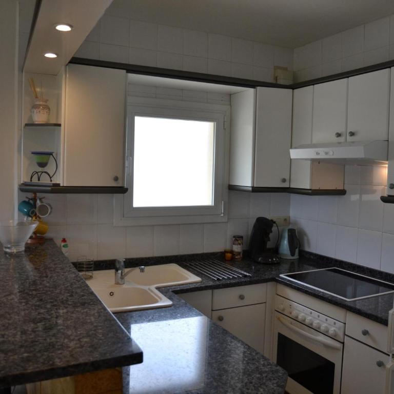 Apartamento soleado con piscina cerca de la playa y del centro en L'Estartit - ES-323-18 - Apartment - 7