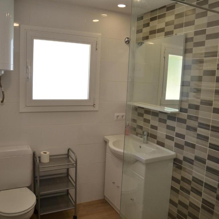 Apartamento soleado con piscina cerca de la playa y del centro en L'Estartit - ES-323-18 - Apartment - 8