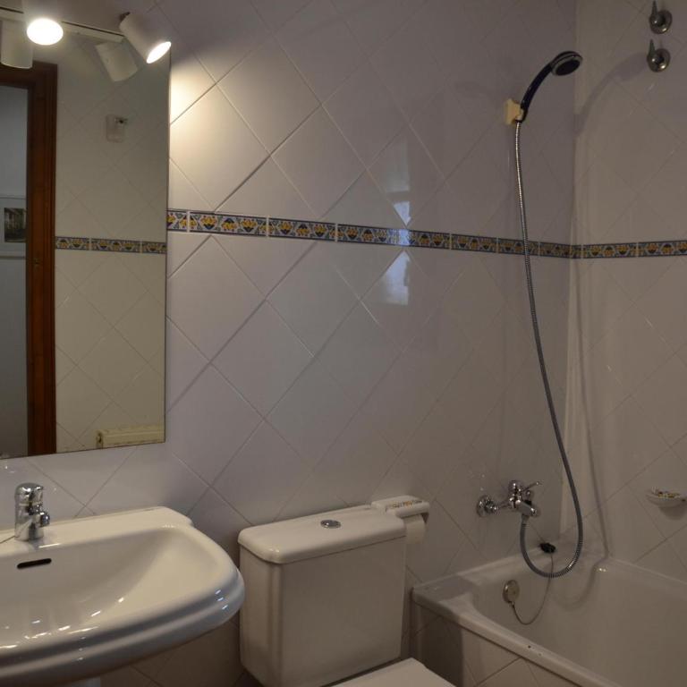 Casa con Piscina Privada y Jardín Cerca de la Playa en L'Estartit - ES-323-6 - Vacation Home - 23