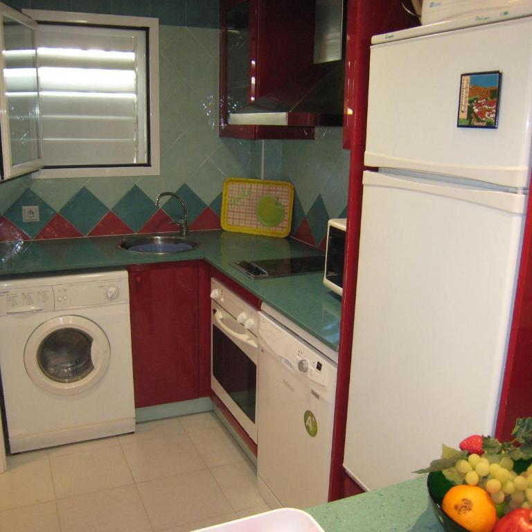 Apartamento de lujo cerca de la playa con piscina y terraza en L'Estartit - ES-323-21 - Apartment - 4