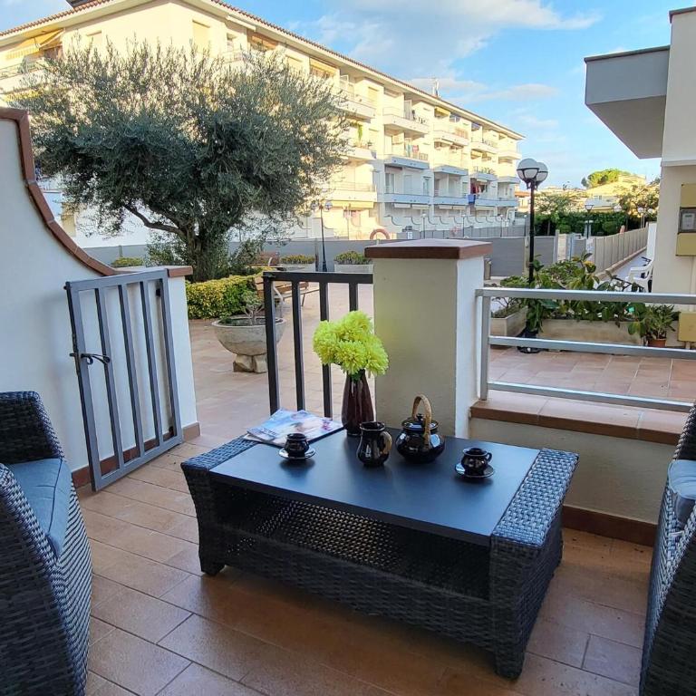 Apartamento en planta baja con piscina, a 600m de playa y centro en L'Estartit - ES-323-39 - Apartment - 2