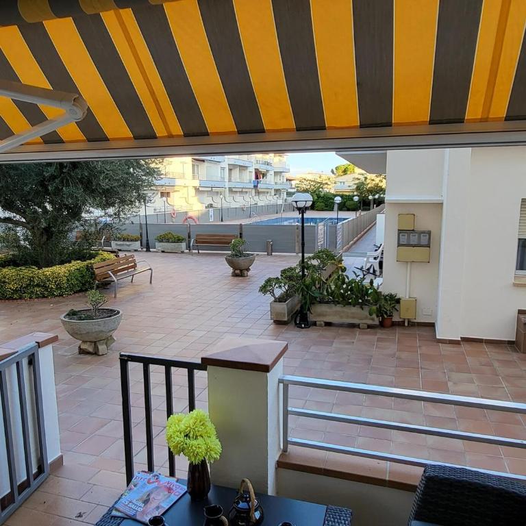 Apartamento en planta baja con piscina, a 600m de playa y centro en L'Estartit - ES-323-39 - Apartment - 1