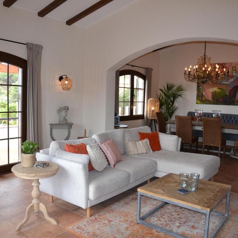 Villa de lujo independiente en L'Estartit con aire acondicionado - ES-323-33 - Vacation Home - 5