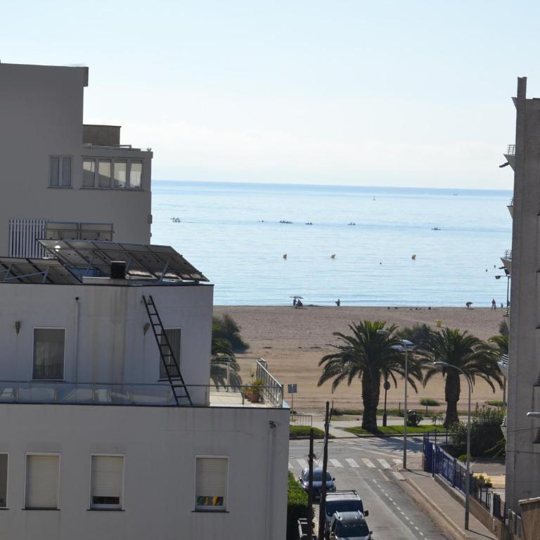 Apartamento con Terraza y Piscina, Centro de L'Estartit - ES-323-47 - Apartment - 2