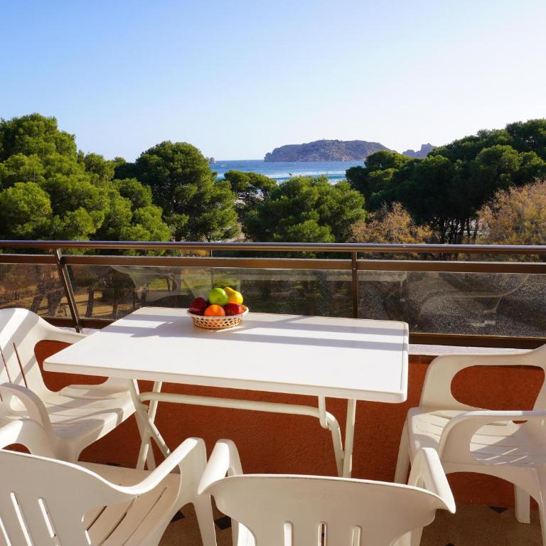 Apartamento en la playa en L'Estartit con aire acondicionado y mascotas admitidas - ES-323-49 - Apartment - 1