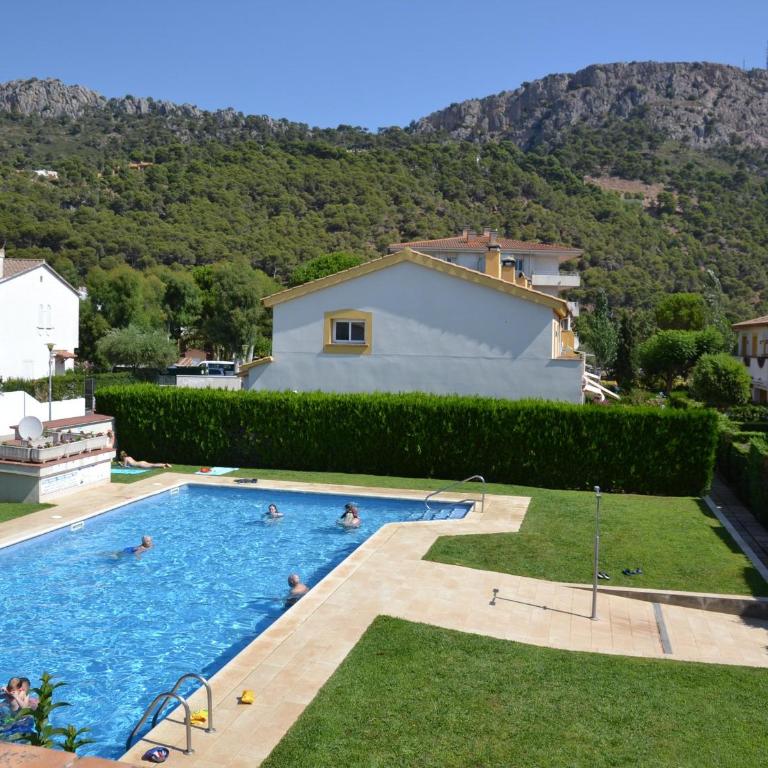 ¡Casa encantadora con piscina y cerca de la playa en L'Estartit! - ES-323-55 - Vacation Home - 1