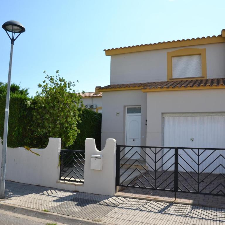 ¡Casa encantadora con piscina y cerca de la playa en L'Estartit! - ES-323-55 - Vacation Home - 8