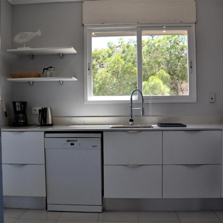 Amplio Apartamento 4 Dormitorios con Vista al Mar - ES-323-59 - Apartment - 23