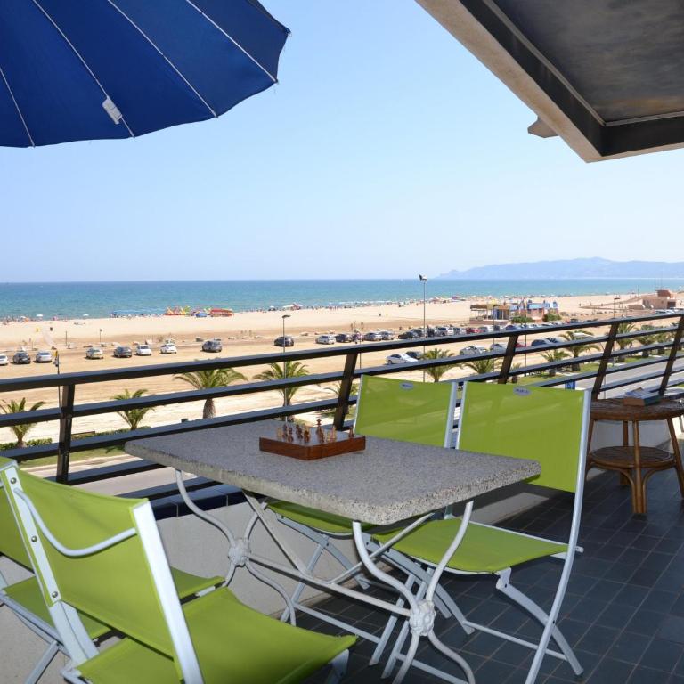Apartamento playa L'Estartit - Mascotas permitidas, Aparcamiento privado - ES-323-75 - Apartment - 2