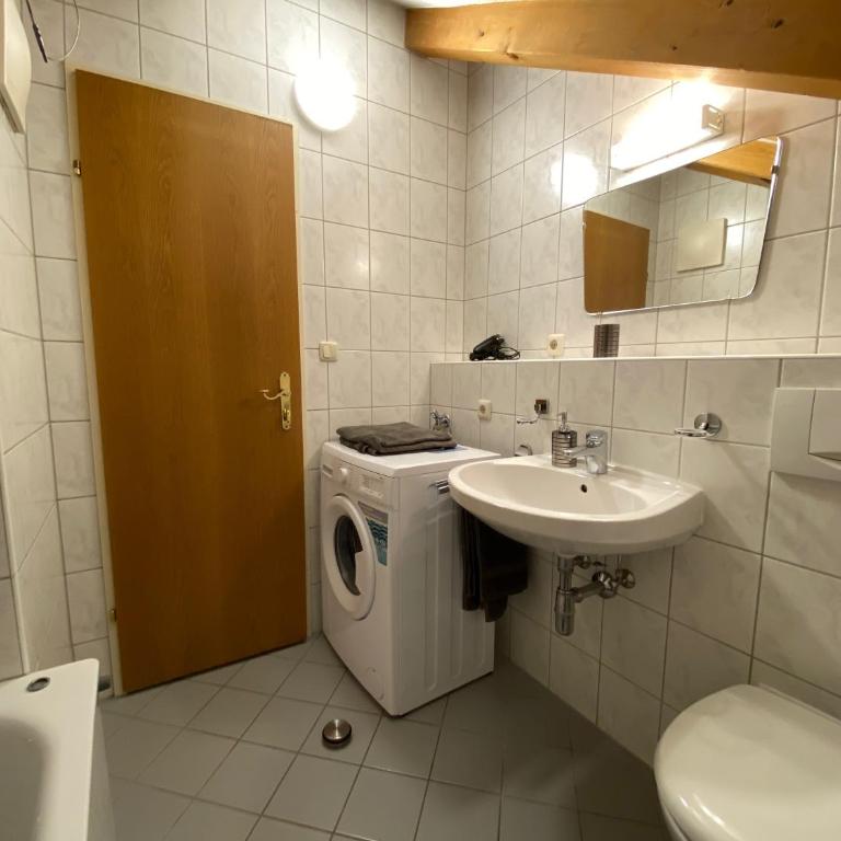Charmante, ruhige Wohnung in Innsbruck - Studio mit Balkon - 6