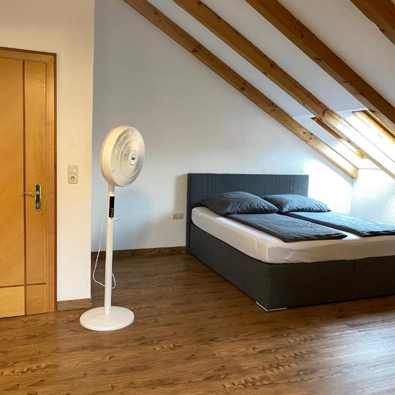 Charmante, ruhige Wohnung in Innsbruck - Studio mit Balkon - 2