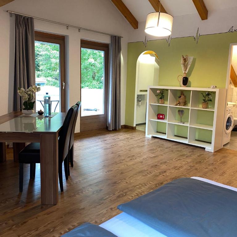 Charmante, ruhige Wohnung in Innsbruck - Studio mit Balkon - 1