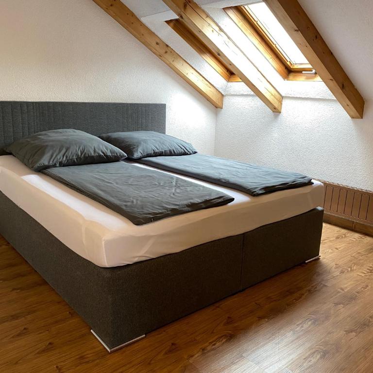 Charmante, ruhige Wohnung in Innsbruck - Studio mit Balkon - 3