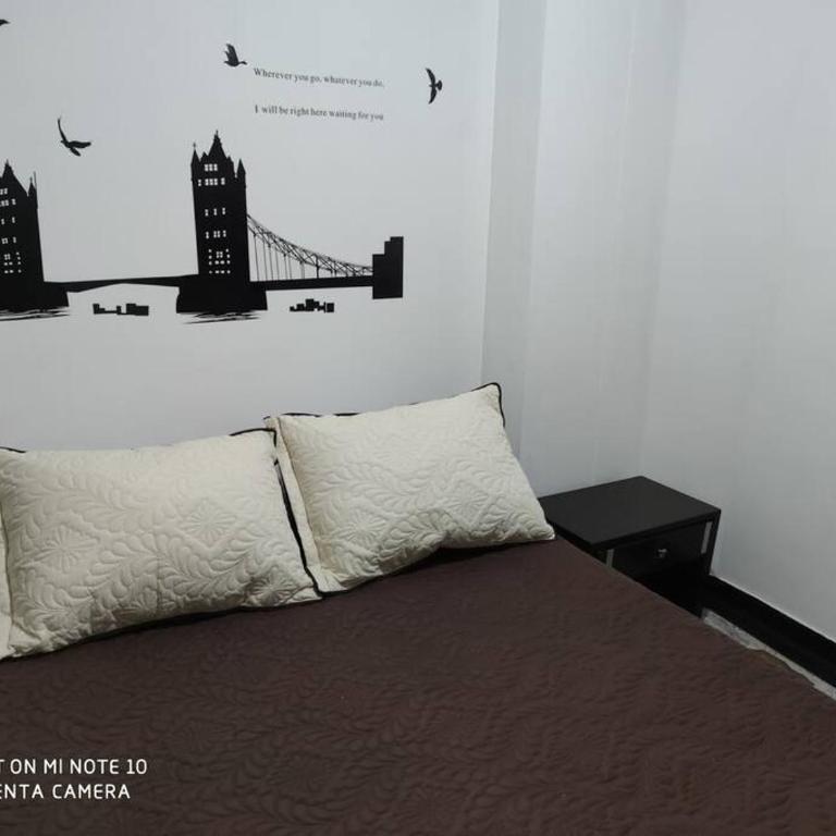 Alojamiento cómodo en el centro de la ciudad. - Three-Bedroom Apartment - 8