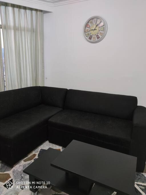 Alojamiento cómodo en el centro de la ciudad. - Three-Bedroom Apartment - 14
