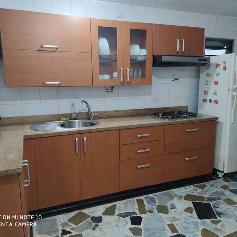 Alojamiento cómodo en el centro de la ciudad. - Three-Bedroom Apartment - 18